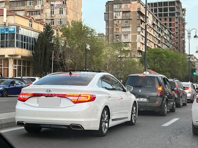 Hyundai Grandeur 2015, 143,000 km - 2.0 l - Bakı