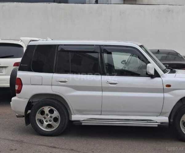 Mitsubishi Pajero io 2001, 300,000 km - 2.0 л - Bakı