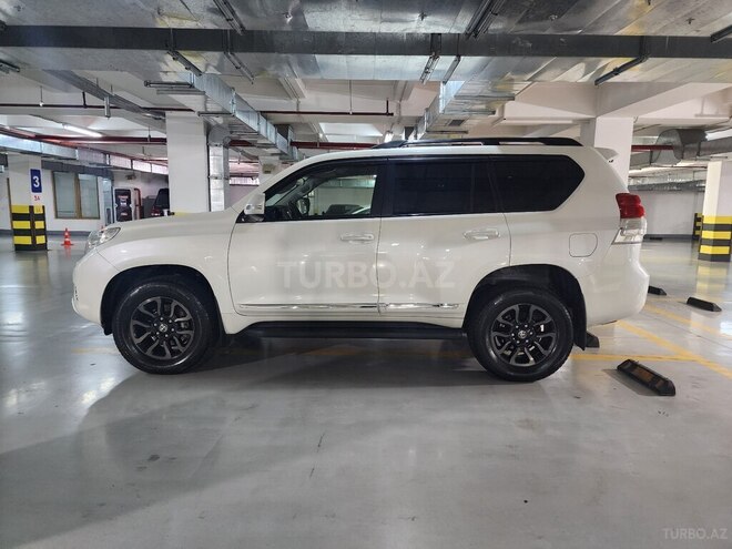 Toyota Land Cruiser Prado 2012, 266,000 km - 3.0 l - Bakı