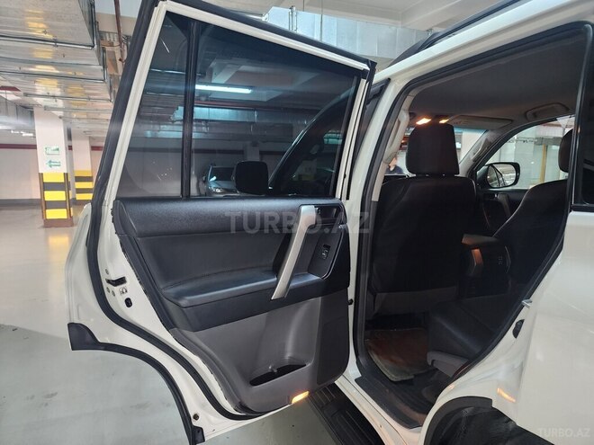 Toyota Land Cruiser Prado 2012, 266,000 km - 3.0 l - Bakı