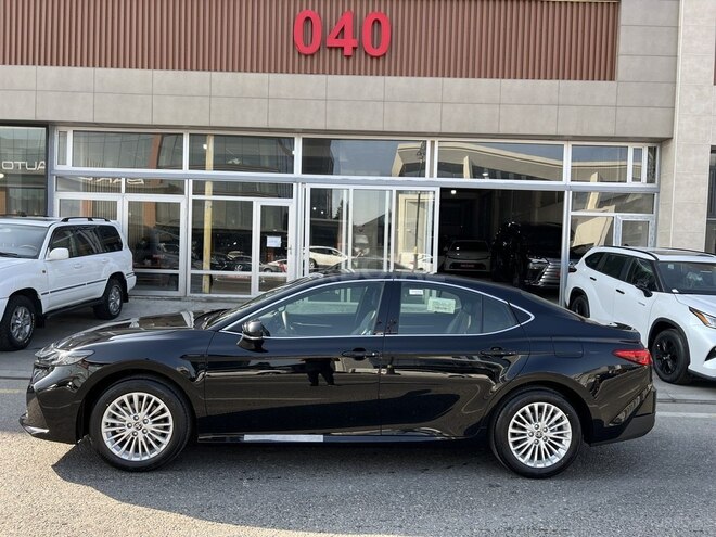 Toyota Camry-3