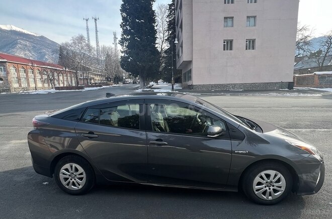Toyota Prius 2016, 196,800 km - 1.8 l - Qax