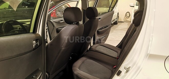 Hyundai i20-14