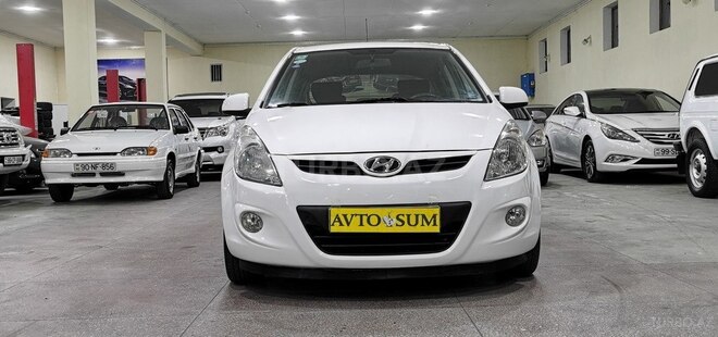 Hyundai i20-4
