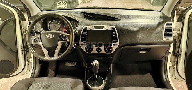 Hyundai i20-17
