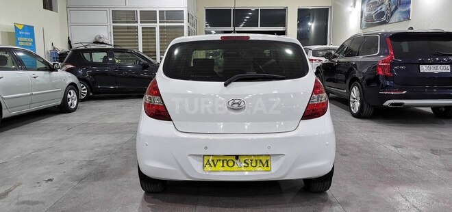 Hyundai i20-10