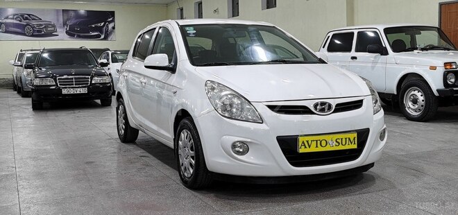 Hyundai i20-3
