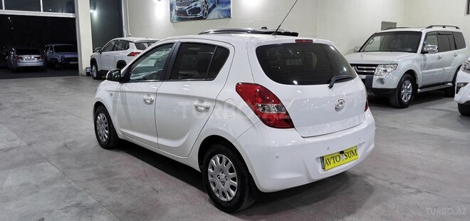 Hyundai i20-11