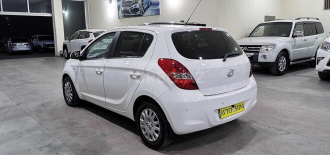 Hyundai i20-12