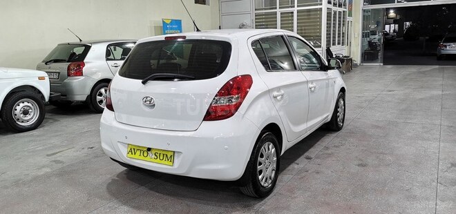 Hyundai i20-9