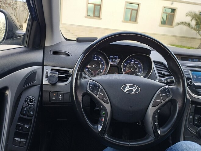 Hyundai Elantra 2015, 188,000 km - 1.8 л - Bakı