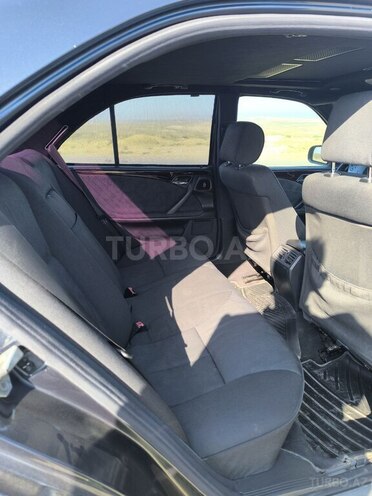Mercedes E 270 2000, 515,000 km - 2.7 l - Bakı