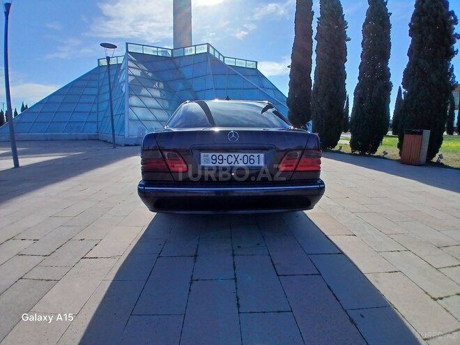 Mercedes E 240 1999, 245,937 km - 2.4 l - Şəmkir