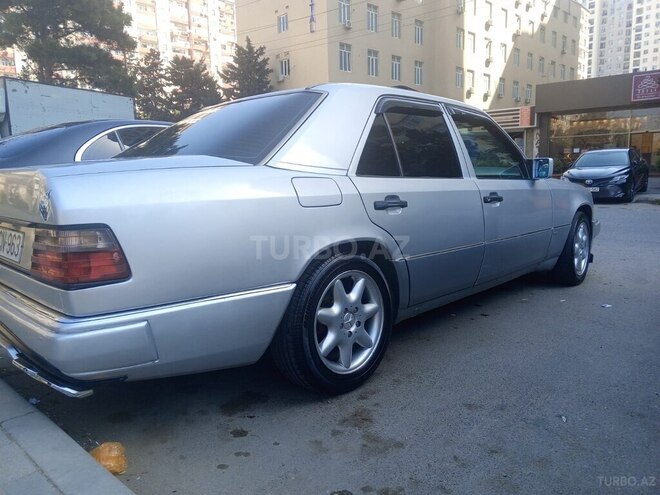 Mercedes E 200 1993, 456,000 km - 2.0 l - Bakı