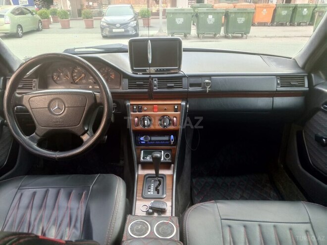 Mercedes E 200 1993, 456,000 km - 2.0 l - Bakı