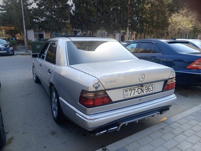 Mercedes E 200 1993, 456,000 km - 2.0 l - Bakı