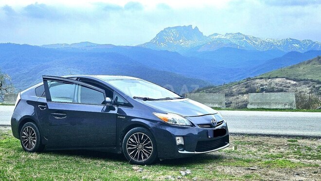 Toyota Prius-5