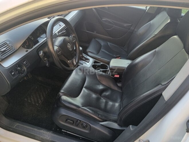 Volkswagen Passat 2010, 260,000 km - 2.0 л - Bakı