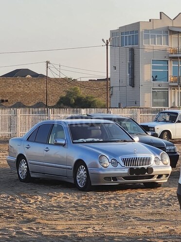 Mercedes E 220 d 1999, 530,000 km - 2.2 l - Bakı