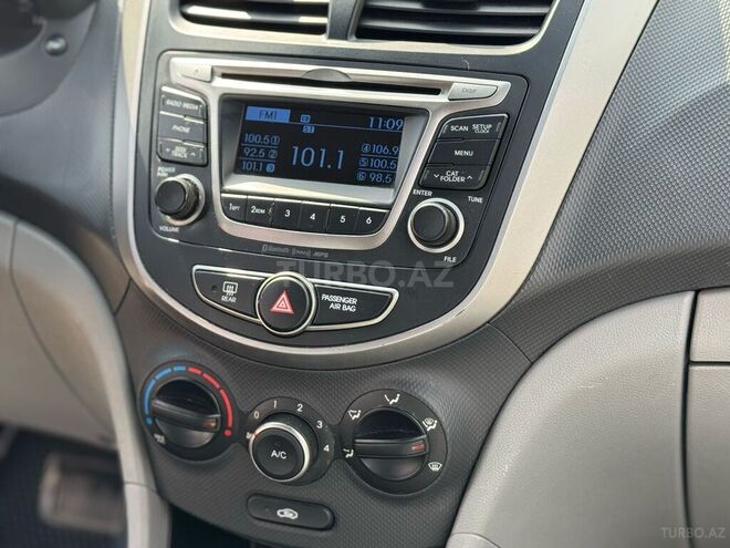 Hyundai Accent 2015, 107,000 km - 1.6 л - Bakı
