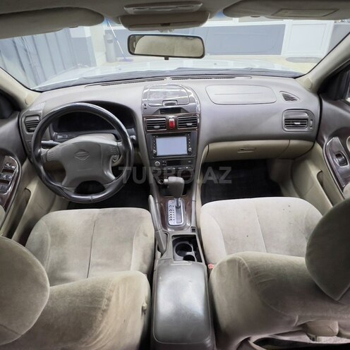 Nissan Maxima-12