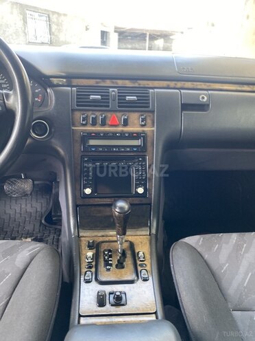 Mercedes E 240 2000, 198,000 km - 2.4 l - Masallı