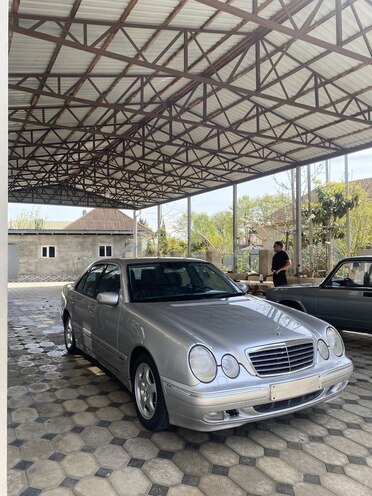 Mercedes E 240 2000, 198,000 km - 2.4 l - Masallı