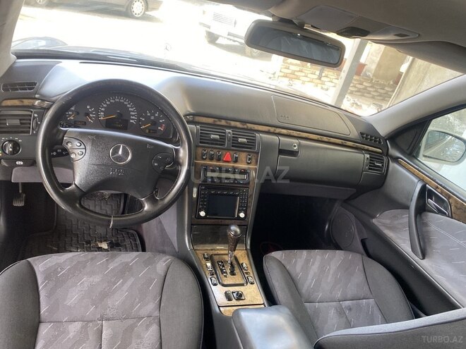 Mercedes E 240 2000, 198,000 km - 2.4 l - Masallı