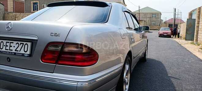 Mercedes E 270 2000, 378,000 km - 2.7 l - Bakı