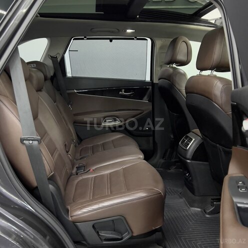 Kia Sorento-11
