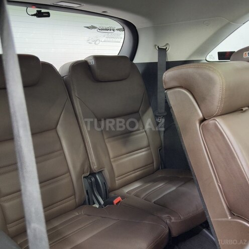 Kia Sorento-12