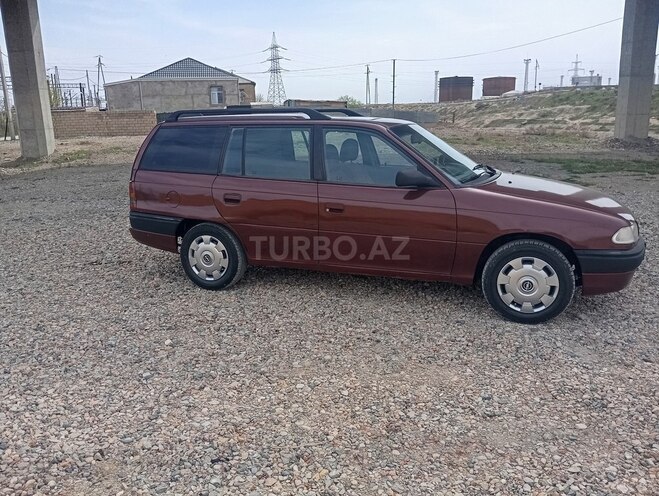 Opel Astra 1996, 250,000 km - 1.6 l - Sumqayıt