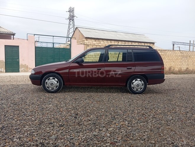 Opel Astra 1996, 250,000 km - 1.6 l - Sumqayıt