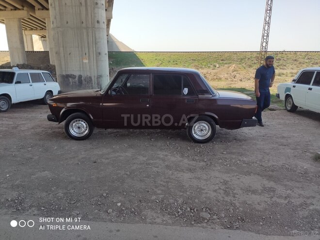 LADA (VAZ) 2107 1987, 50,000 km - 1.6 l - Salyan