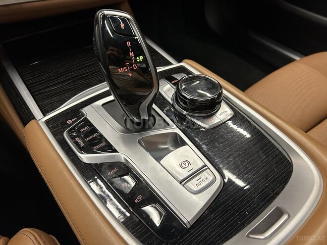 BMW 740Le 2018, 124,000 km - 2.0 l - Bakı