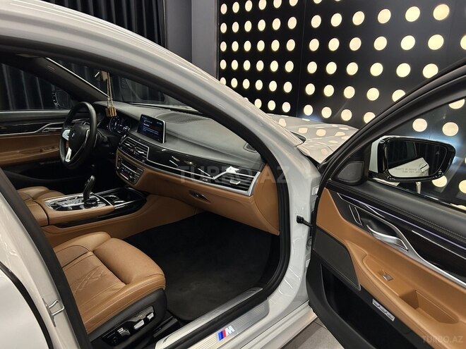 BMW 740Le 2018, 124,000 km - 2.0 l - Bakı