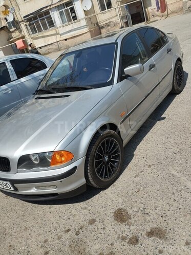 BMW 318 2000, 253,500 km - 1.9 l - Qax
