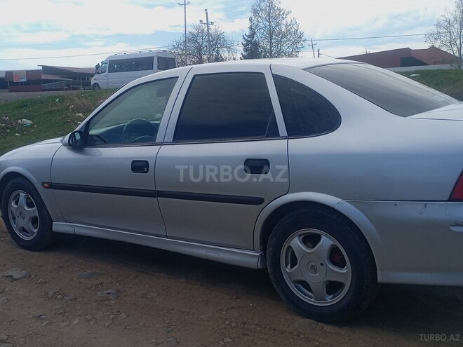 Opel Vectra 1998, 288,725 km - 1.8 l - Tovuz