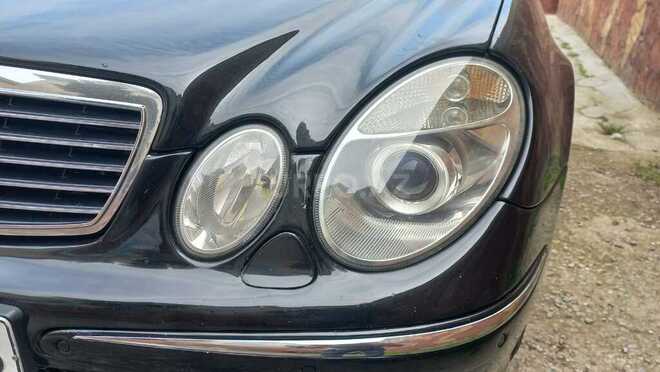 Mercedes E 270 2002, 299,579 km - 2.7 l - Bakı