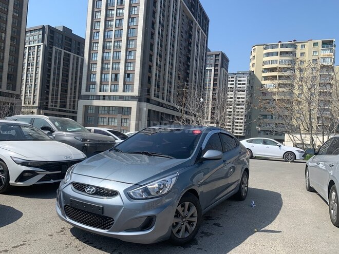 Hyundai Accent 2017, 80,000 km - 1.4 l - Bakı