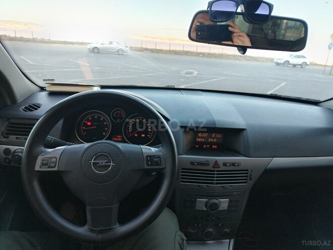 Opel Astra 2004, 233,000 km - 1.4 l - Bakı