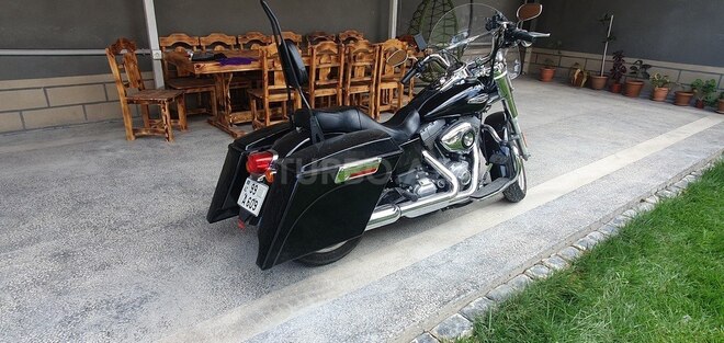 Harley-Davidson FLD Dyna Switchback-3