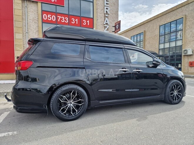 Kia Carnival-3