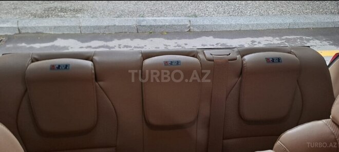 Kia Carnival-12