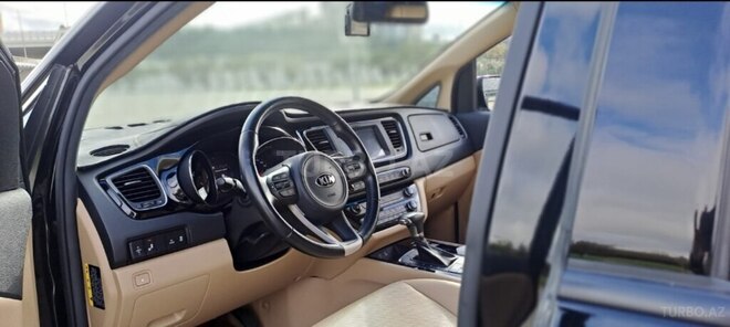 Kia Carnival-9