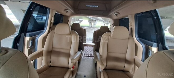 Kia Carnival-14