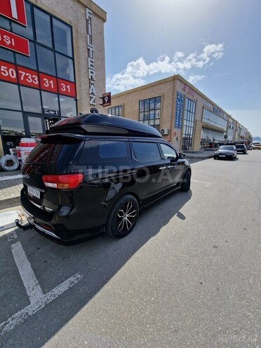 Kia Carnival-8