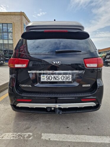 Kia Carnival-16