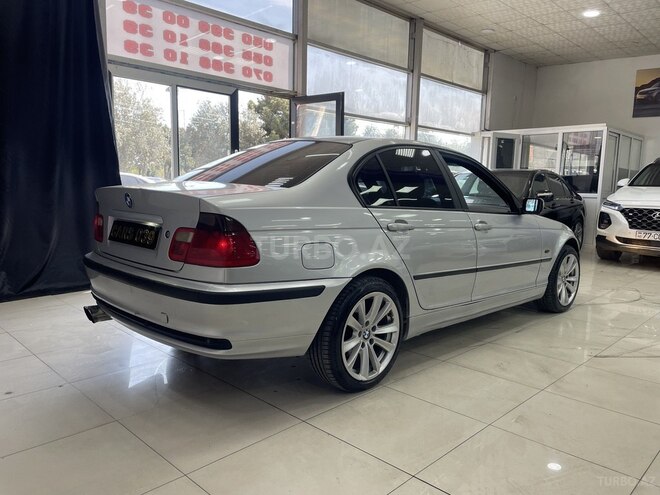 BMW 318-13