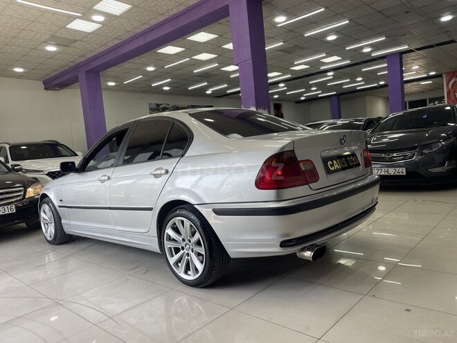 BMW 318-10